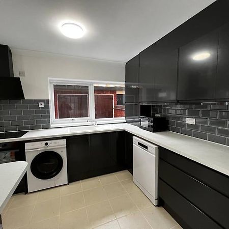 Springfield House- Near Newcastle Centre, Hospital And Keele University! Stoke-on-Trent Exteriör bild