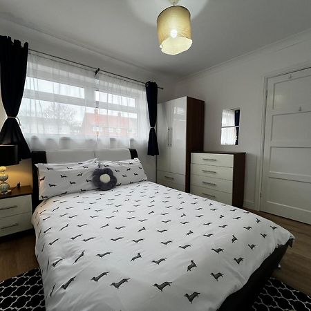 Springfield House- Near Newcastle Centre, Hospital And Keele University! Stoke-on-Trent Exteriör bild