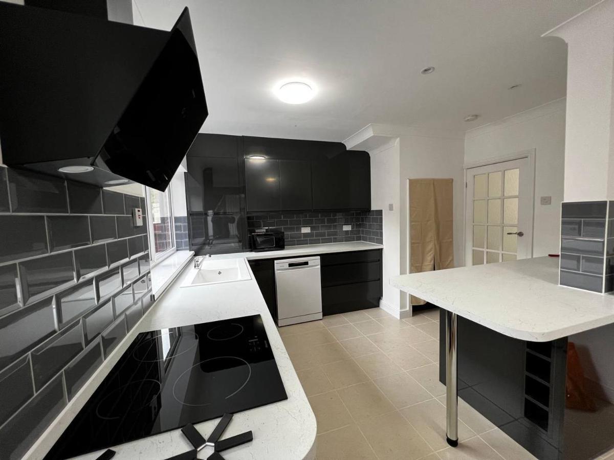 Springfield House- Near Newcastle Centre, Hospital And Keele University! Stoke-on-Trent Exteriör bild