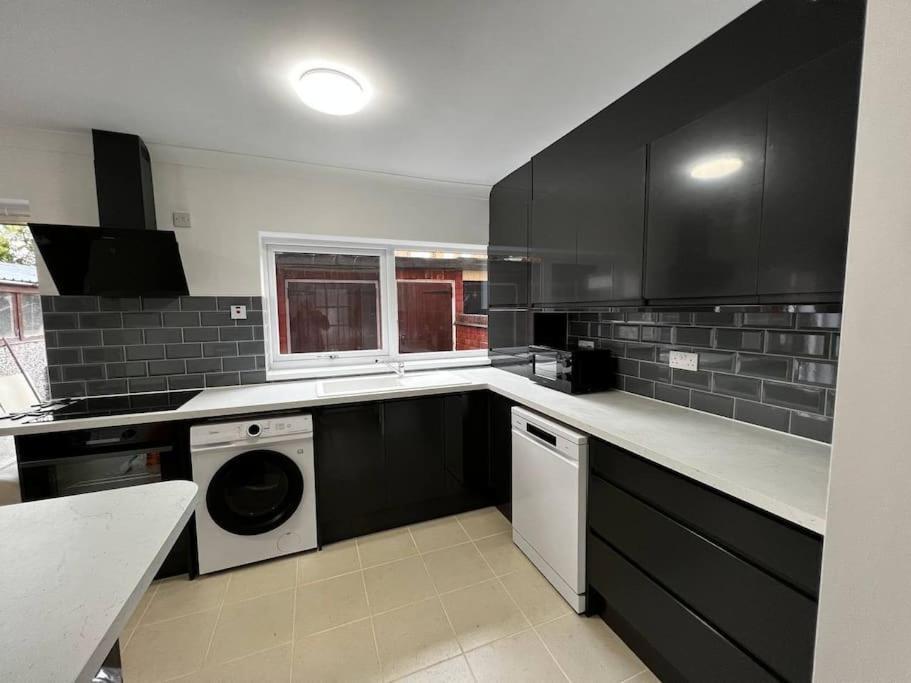 Springfield House- Near Newcastle Centre, Hospital And Keele University! Stoke-on-Trent Exteriör bild