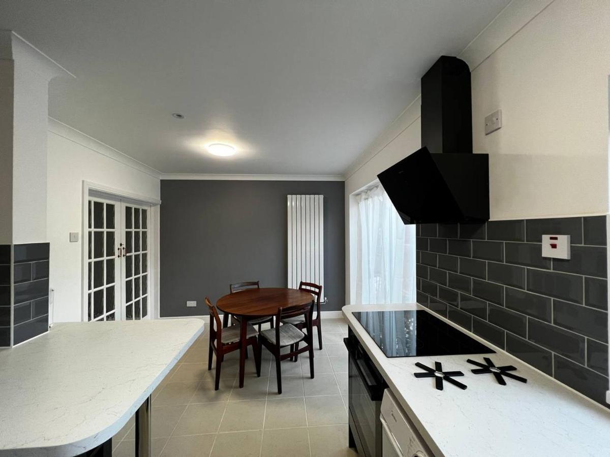 Springfield House- Near Newcastle Centre, Hospital And Keele University! Stoke-on-Trent Exteriör bild