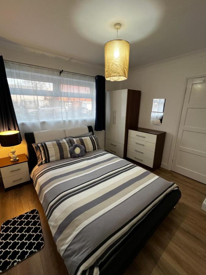 Springfield House- Near Newcastle Centre, Hospital And Keele University! Stoke-on-Trent Exteriör bild